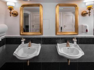 Rekonstrukce toalet v historické budově Národního divadla